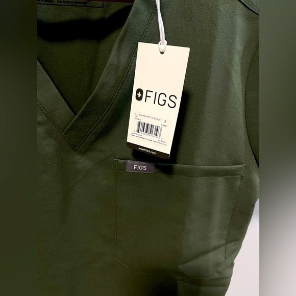 Figs Pants - Lot of 3 FIGS W KADE CARGO SCRUB BLACK and 2 CATARINA PETITE SCRUB GREEN Small